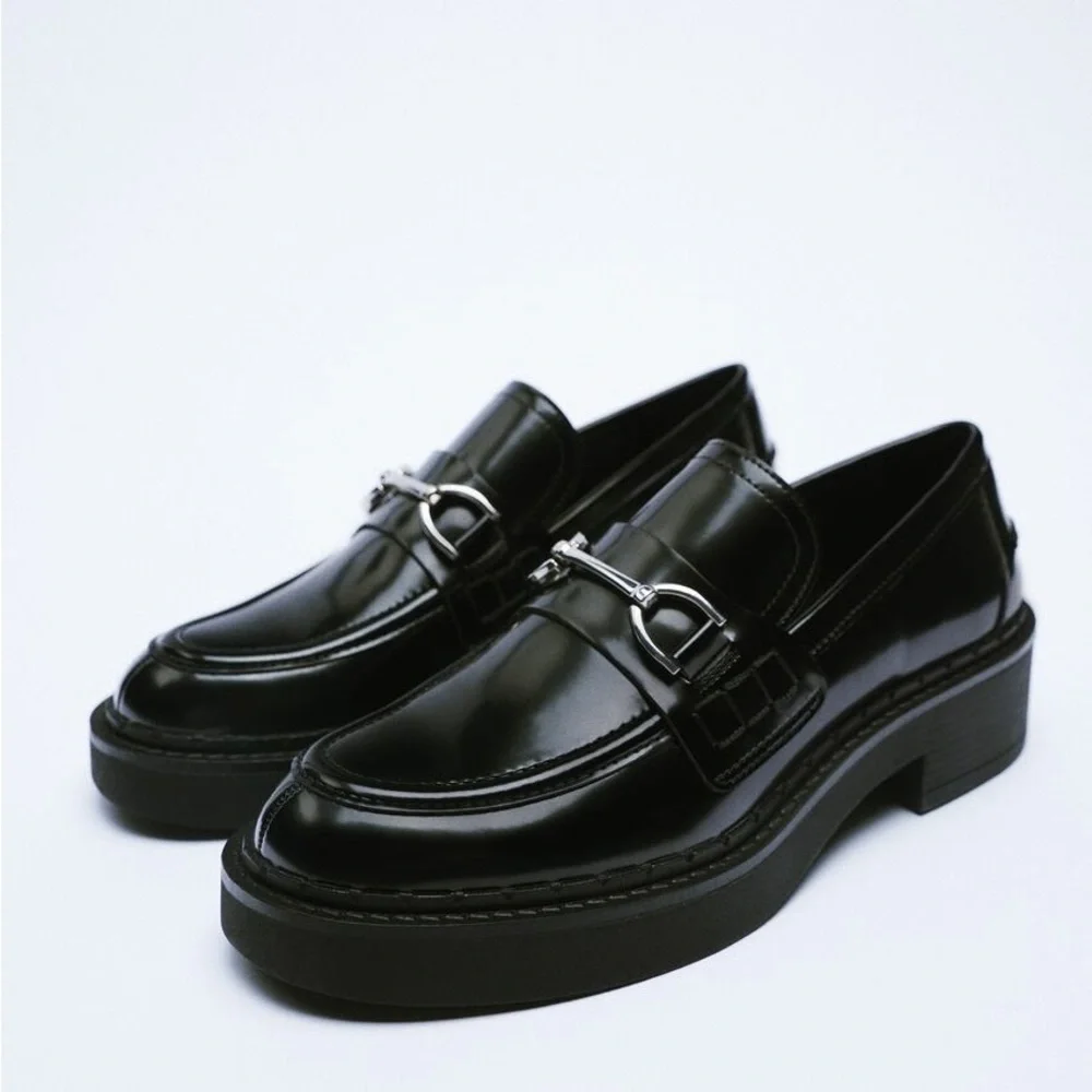 (New) Zara Womens Chunky Loafers Patent Buckle Size 6